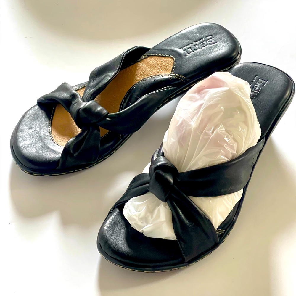 Black Leather Women's Slide Sandals Born Crown, Like New! Size 6 Handcrafted